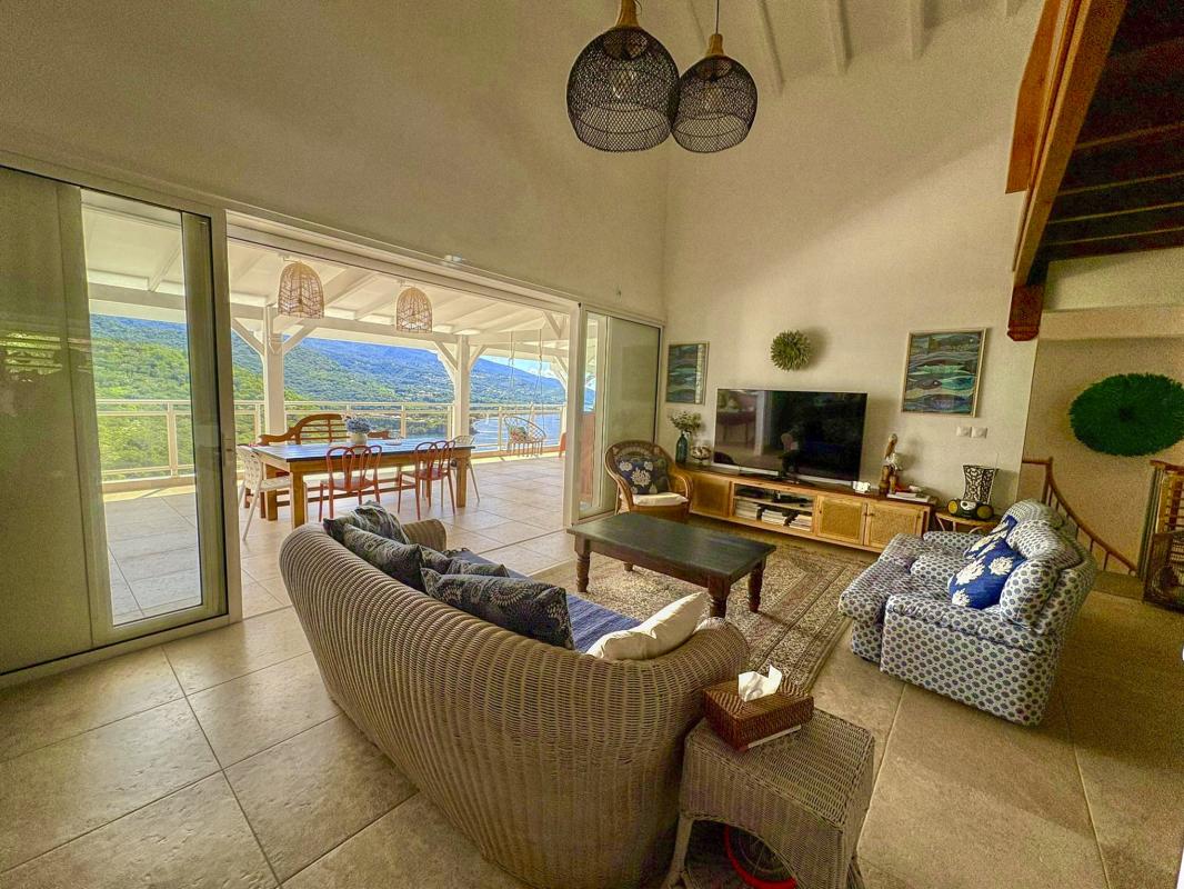 5.Location Villa piscine vue mer Bouillante Guadeloupe_Salon Vue mer